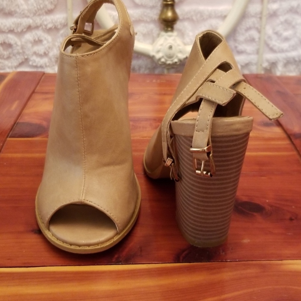 Peep Toe Tan Heels!